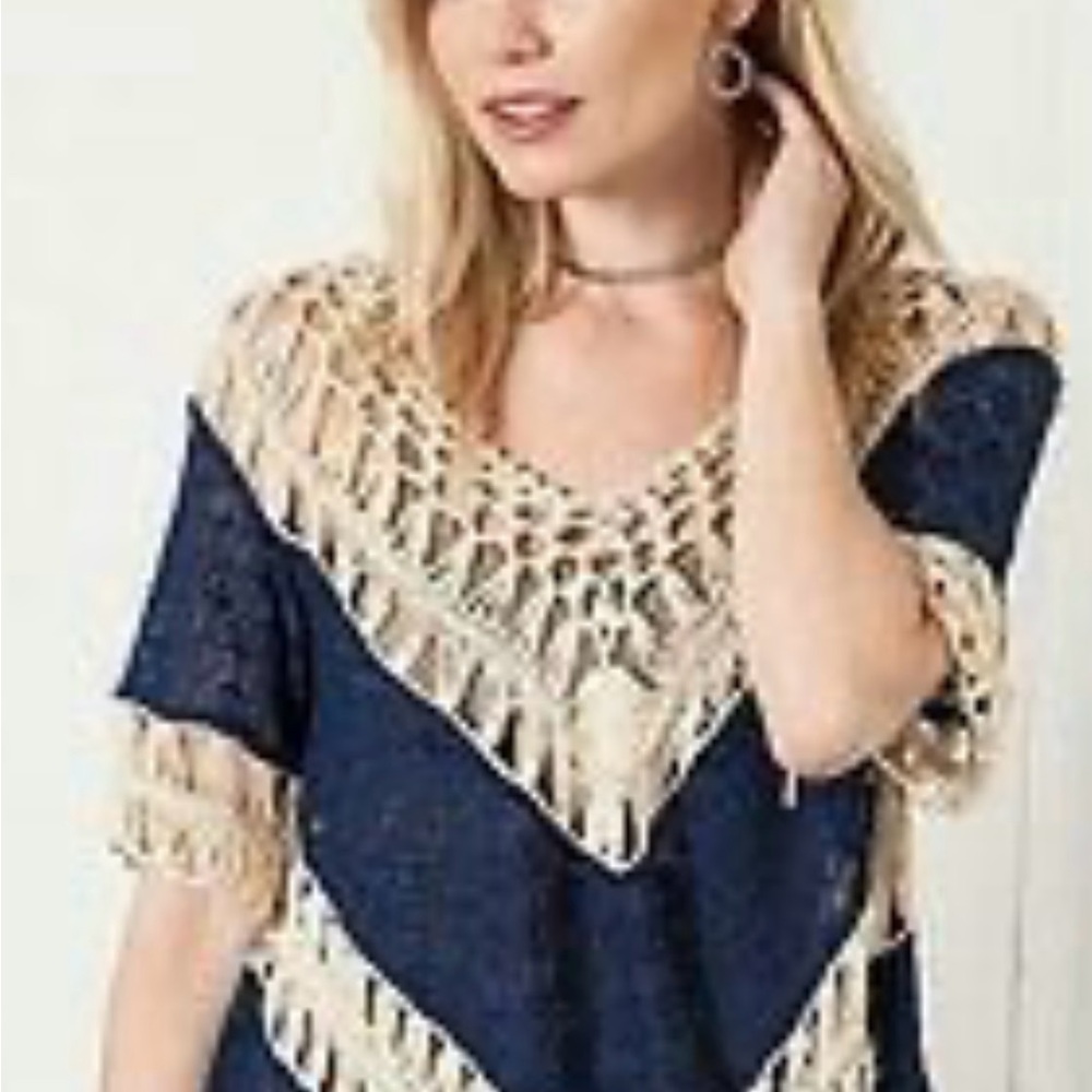 Umgee Navy and Cream Crochet Tunic - Picture 2 of 5